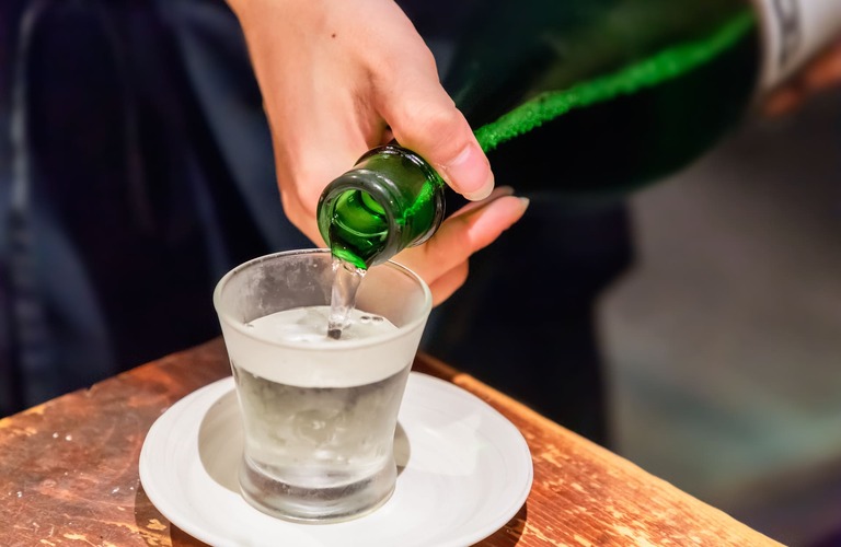 日本酒の種類も豊富な居酒屋 | 浜大津のバーなら音楽酒場もう愛はトゥモロウへ